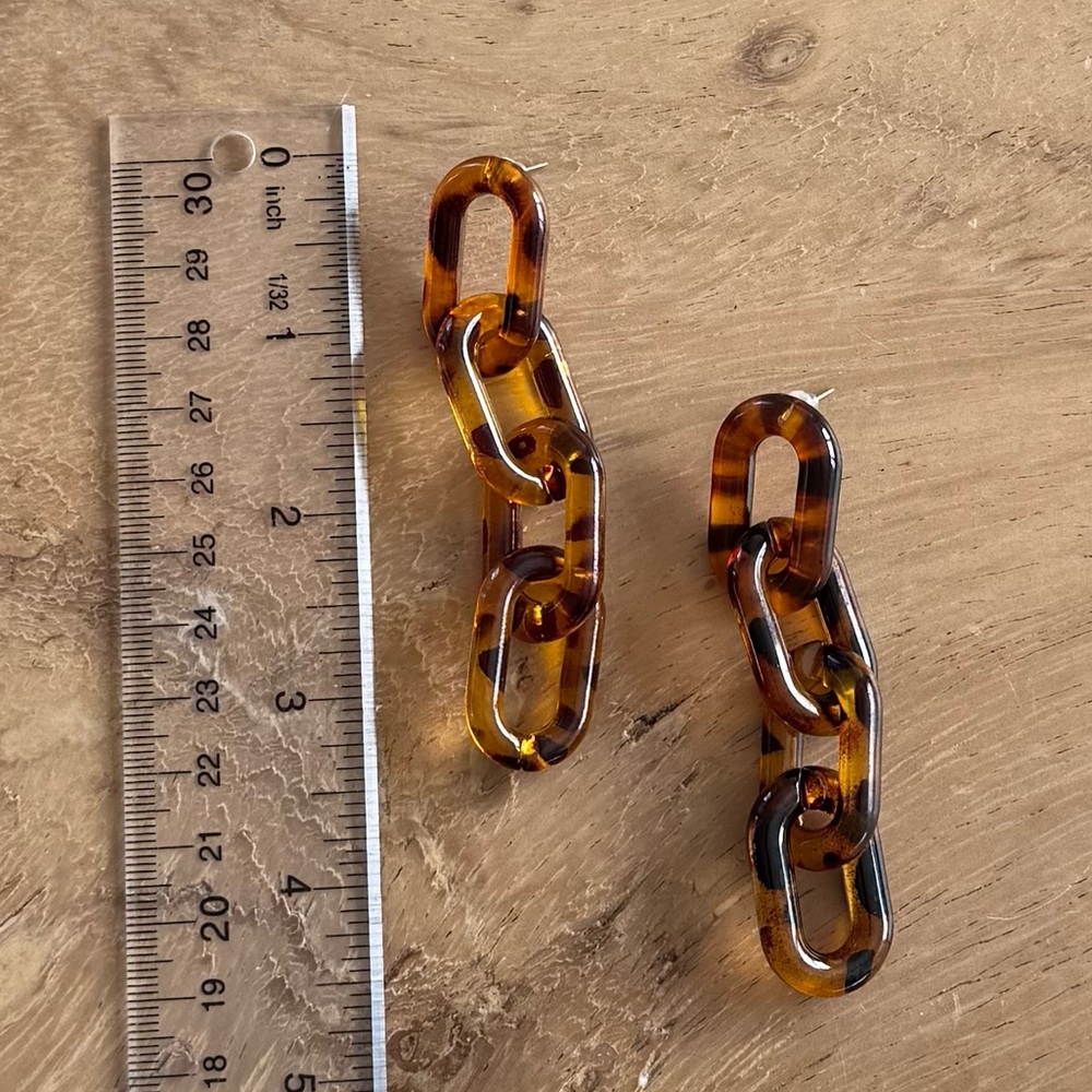 NWOT Tuckernuck Tortoiseshell Chain Link Earrings - Picture 4 of 4